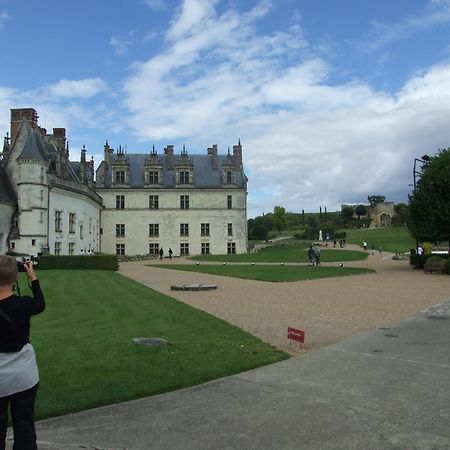 Villa Le TROGLO de Denise à Civray-de-Touraine Extérieur photo