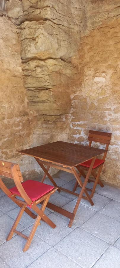 Villa Le TROGLO de Denise à Civray-de-Touraine Extérieur photo